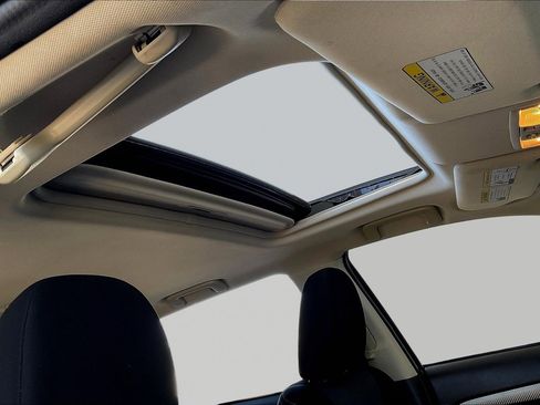 Used 2017 Mitsubishi Outlander SE AWD/4WD image 26