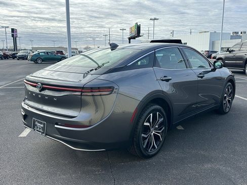 Used 2023 Toyota Crown image 5