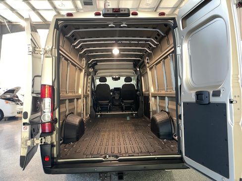 Used 2024 RAM ProMaster 3500 w/ Premium Convenience Group FWD image 22