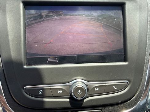 Used 2024 Chevrolet Equinox LS FWD image 26