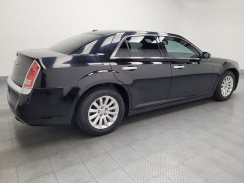 Used 2014 Chrysler 300 RWD image 10