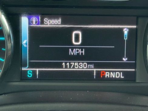 Used 2018 Chevrolet Suburban LT image 16