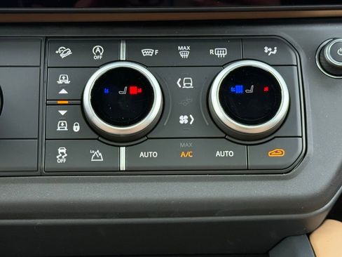 New 2026 Land Rover Defender 130 X-Dynamic SE AWD/4WD image 24