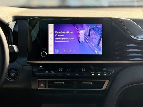 Used 2025 Toyota Camry LE image 23