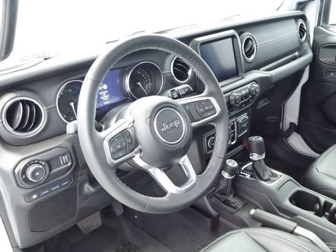 Used 2023 Jeep Wrangler Unlimited Sahara w/ Cold Weather Group AWD/4WD image 26