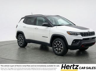Used 2025 Jeep Compass Trailhawk video 1