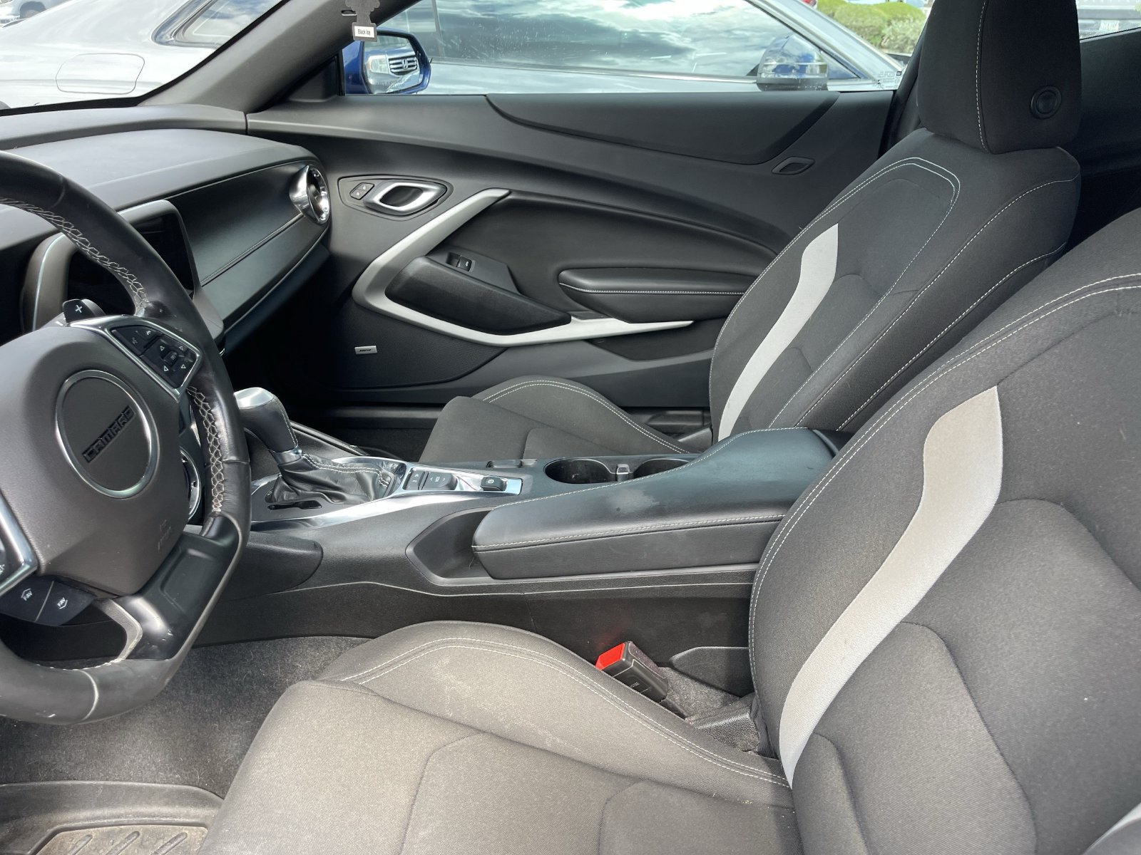 Used 2022 Chevrolet Camaro LT w/ Technology Package RWD image 9