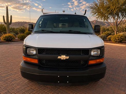 Used 2016 Chevrolet Express 2500 RWD image 3