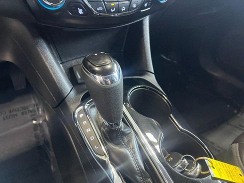 Used 2018 Chevrolet Cruze Premier image 22