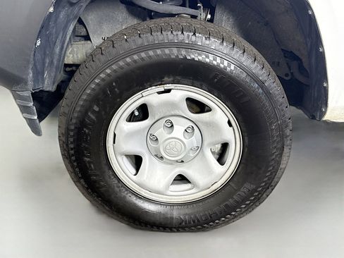 Used 2022 Toyota Tacoma SR image 37