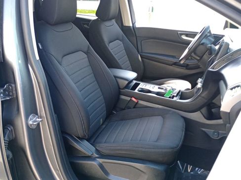 Used 2021 Ford Edge SE image 22