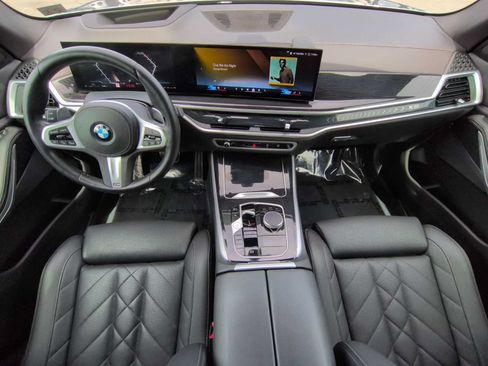 Used 2024 BMW X5 xDrive40i w/ M Sport Package AWD/4WD image 16