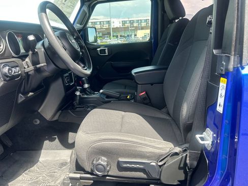 Used 2020 Jeep Wrangler Sport AWD/4WD image 9