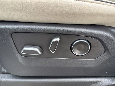 Used 2023 Cadillac Escalade Sport image 10