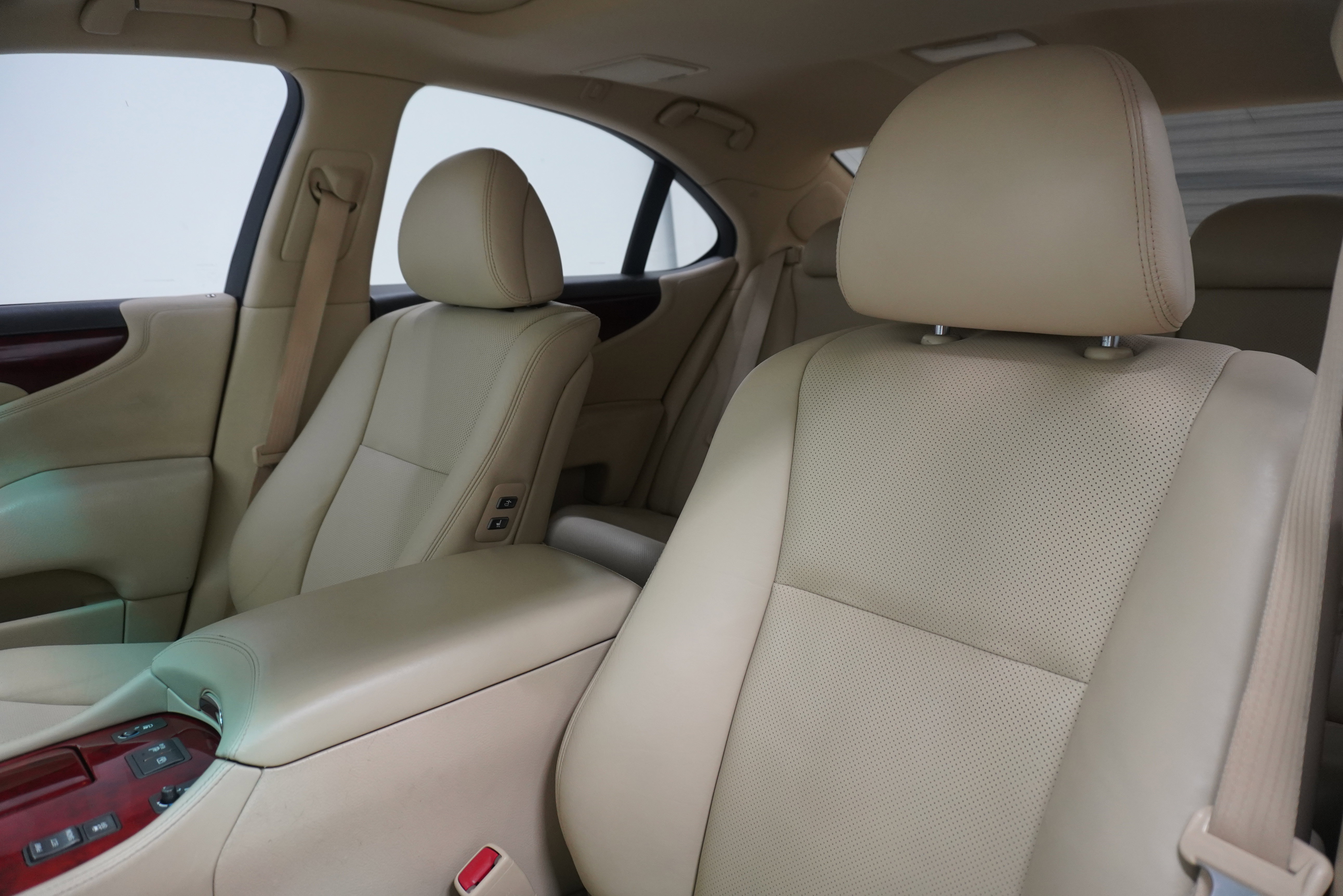Used 2012 Lexus LS 460 w/ Luxury Value Edition RWD image 11