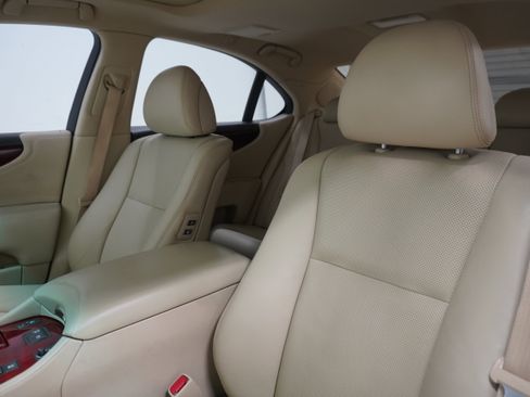 Used 2012 Lexus LS 460 w/ Luxury Value Edition RWD image 11