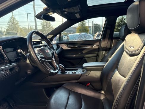 Used 2020 Cadillac XT5 Premium Luxury FWD image 9