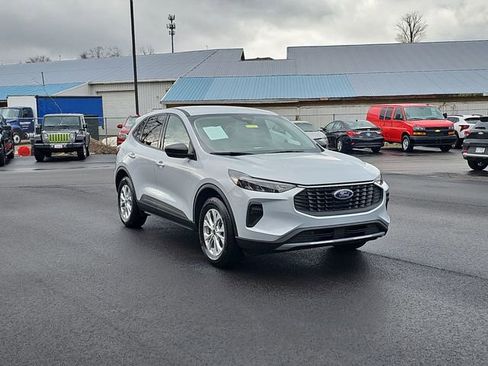 Used 2025 Ford Escape Active w/ Cold Weather Package image 10