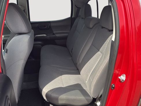 Used 2021 Toyota Tacoma SR5 AWD/4WD image 27