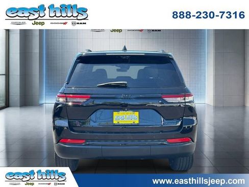 Certified 2023 Jeep Grand Cherokee Limited w/ Luxury Tech Group II AWD/4WD image 4