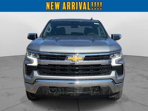 Used 2023 Chevrolet Silverado 1500 LT AWD/4WD image 2