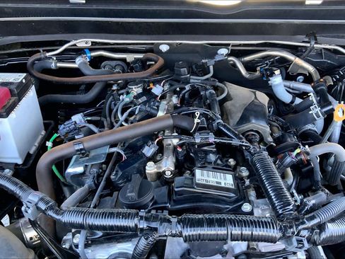 Used 2025 Toyota Tacoma SR5 RWD image 32