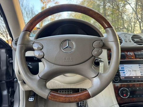 Used 2007 Mercedes-Benz CLK 350 Coupe image 12