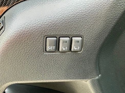 Used 2018 Nissan Rogue SL FWD image 12