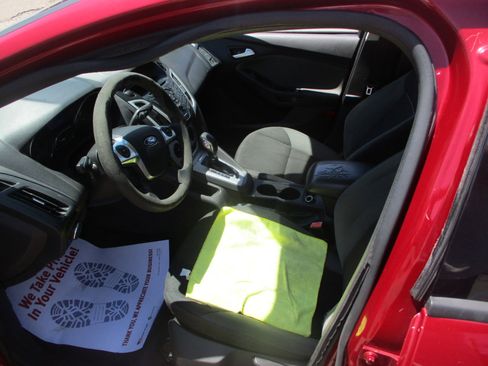 Used 2013 Ford Focus SE image 10