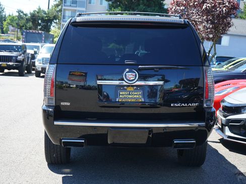 Used 2012 Cadillac Escalade Premium AWD/4WD image 4