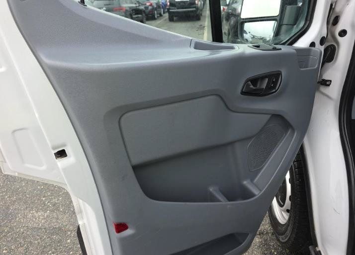 Used 2019 Ford Transit 250 148 Medium Roof RWD image 9