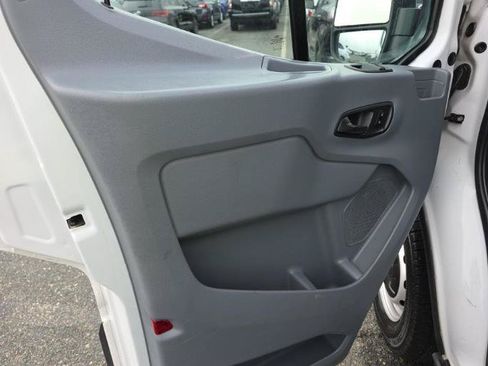 Used 2019 Ford Transit 250 148 Medium Roof RWD image 9