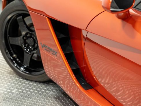Used 2005 Dodge Viper SRT-10 w/ Copperhead Edition Group RWD image 55