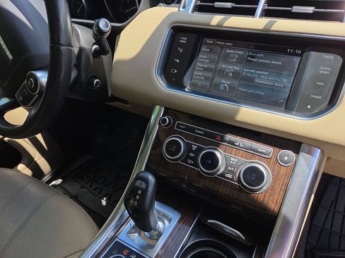 Used 2014 Land Rover Range Rover Sport HSE AWD/4WD image 30