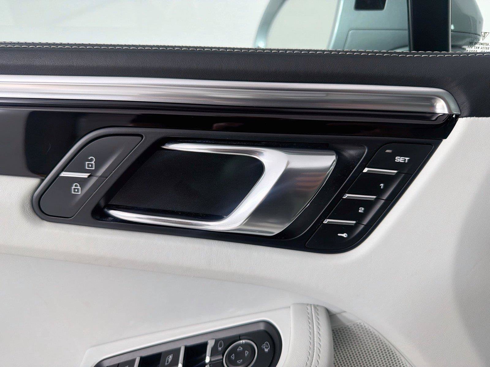 Certified 2023 Porsche Macan S AWD/4WD image 5