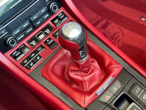 Certified 2019 Porsche 911 Targa 4 GTS AWD/4WD image 28