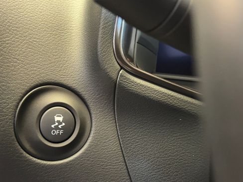 Certified 2024 Nissan Z Performance w/ Floor Mat Package image 27