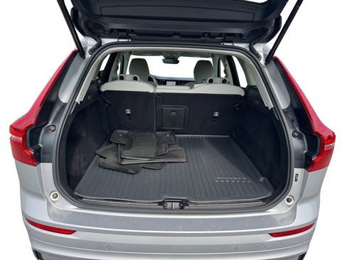 Certified 2024 Volvo XC60 B5 Plus w/ Climate Package AWD/4WD image 6