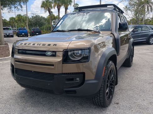 Used 2020 Land Rover Defender 110 First Edition image 9