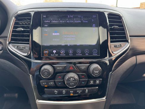 Used 2019 Jeep Grand Cherokee Altitude image 20