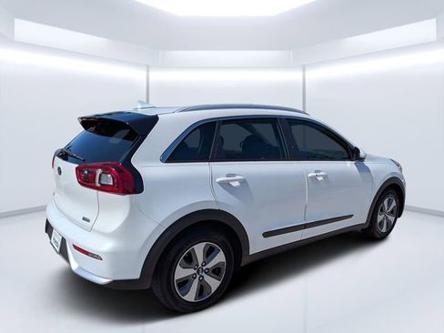 Used 2019 Kia Niro EX FWD image 3