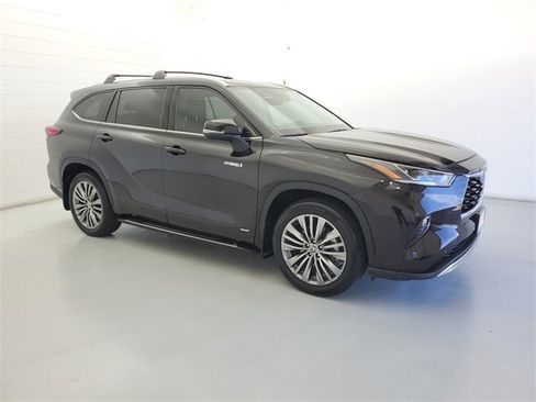 Used 2020 Toyota Highlander Limited Platinum image 4