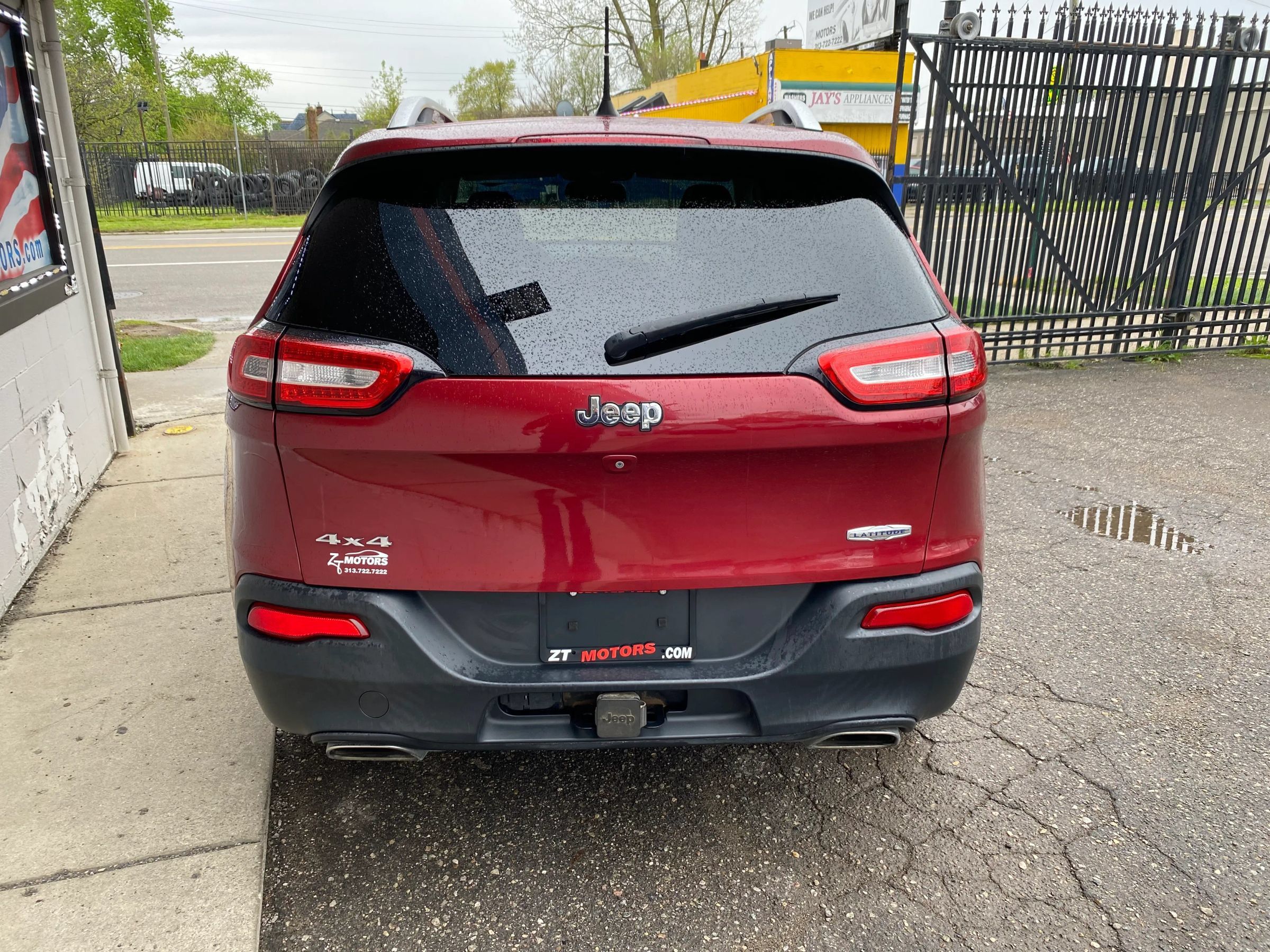 Used 2016 Jeep Cherokee Latitude w/ Trailer Tow Group AWD/4WD image 7