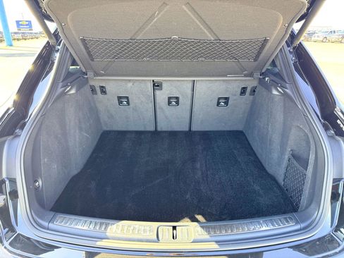 Used 2020 Porsche Macan image 9