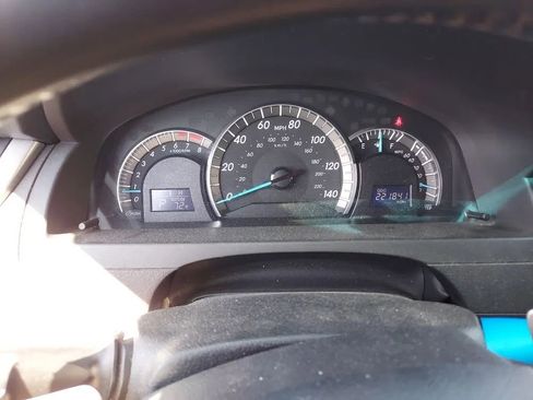 Used 2012 Toyota Camry SE FWD image 12