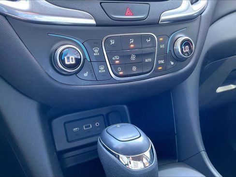Used 2021 Chevrolet Equinox LT FWD image 31