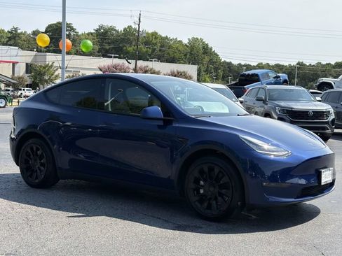 Used 2022 Tesla Model Y Long Range AWD/4WD image 6