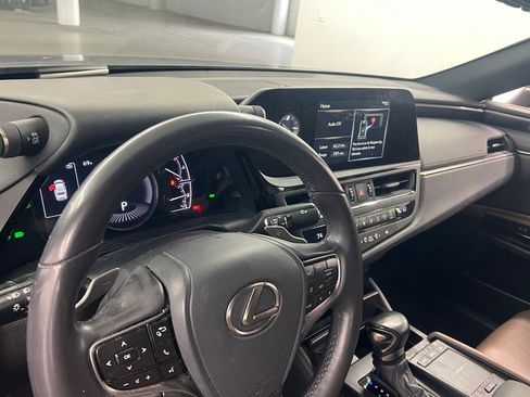 Used 2022 Lexus ES 300h FWD image 9