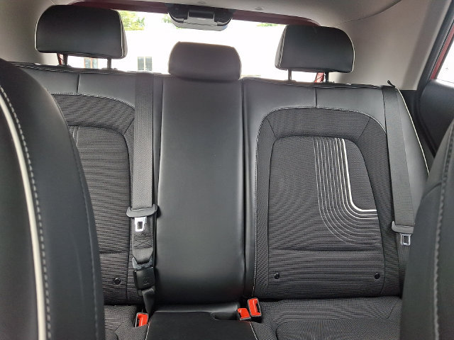 Used 2023 Hyundai Venue Limited FWD image 22