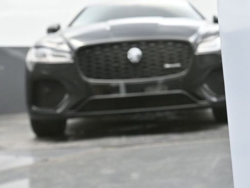New 2024 Jaguar XF R-Dynamic SE image 29